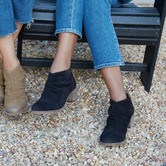NEW  BEEK Suede Eaglet Booties western style  black for women 1065mn - Picture 1 of 8